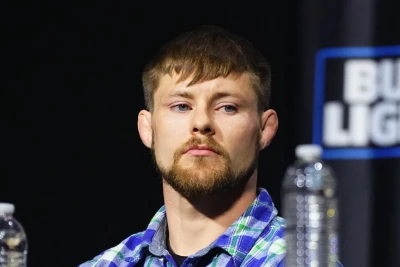 Brays Mitçel İliya Topuriyanı ailə zorakılığı ittihamlarına görə sərt tənqid edib