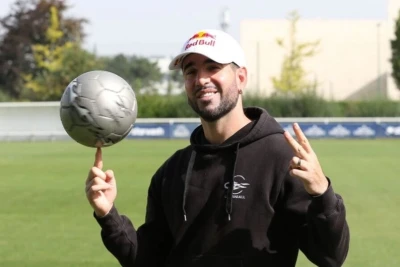 Dünya çempionu titulunu qazanmış tanınmış fristayler minifutbol üzrə dünya çempionatında iştirak etmək üçün Bakıya səfər edib