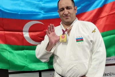 İlham Zəkiyev 10-cu dəfə Avropa çempionu oldu