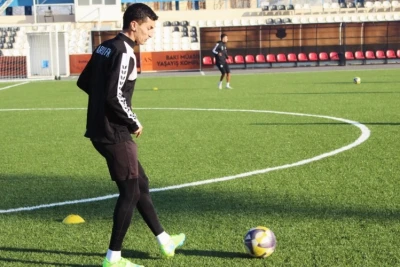 Araz Abdullayev: Əsas məqsədimiz sonuncu pillədən yuxarı qalxmaqdır