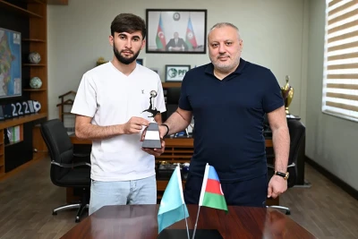 Əvəzedicilər Liqasının bombardiri Elçin Qasımov xüsusi hədiyyə ilə mükafatlandırılıb