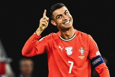 Ronaldo Feliksin tənqidlərinə cavab verdi: "Axmaqlar, futboldan başınız çıxmır!"