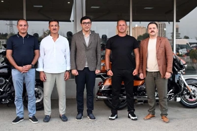 Fərid Qayıbov "Moto X Club"ın fəaliyyəti ilə tanış olub və motosiklet idmanının inkişafını müzakirə edib