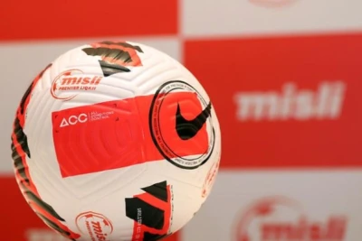 İlin ilk oyununda kim sevinəcək? - Oyun başladı