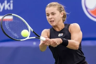 Maya Xvalınska və Mirra Andreyeva “Rolan Qarros” finalında qarşılaşacaq