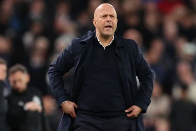 "Liverpul" Slotun əvəzinə Qlasner və Enrikeni nəzərdən keçirir