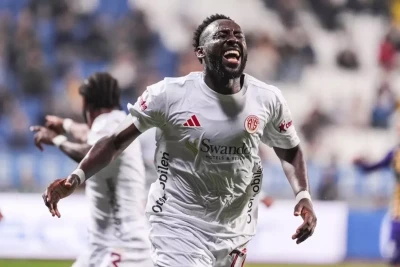 Türkiyə Superliqası: 11-ci tur - "Rizespor"un qələbəsi, "Antalyaspor"dan minimal hesablı qələbə, "Alanyaspor" - "Qaziantep" heç-heçəsi