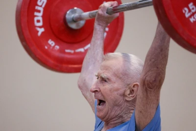 93 yaşlı "Dəmir baba" Rusiya Kubokunda qələbə qazandı