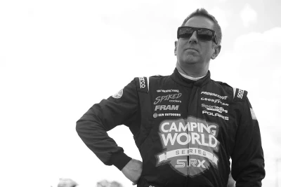 Qreq Biffl və ailəsi təyyarə qəzasında həlak olub