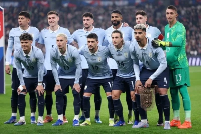 Uruqvaydan İngiltərəyə zirehli vımpel hədiyyəsi: "Döyüşmək üçün doğulanlar" jesti - FOTO