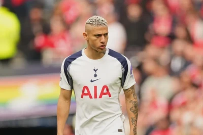 "Tottenhem" "Vulverhempton" üzərində səfər qələbəsi qazanıb