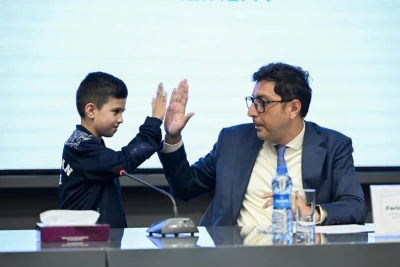 Fərid Qayıbov keçən ay beynəlxalq yarışlarda müvəffəqiyyət qazanmış idmançılar və onların məşqçiləri ilə görüş keçirib