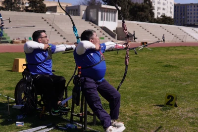 Kamandan Oxatma üzrə Bakı Şəhər Kubokunun Birinci Mərhələsinə Start Verildi: Paralimpiyaçılar Mübarizədə