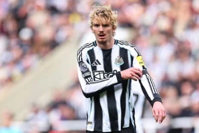 "Qarabağ"ın rəqibi "Nyukasl"ın hücumçusu klubdan ayrılmaq istəyir