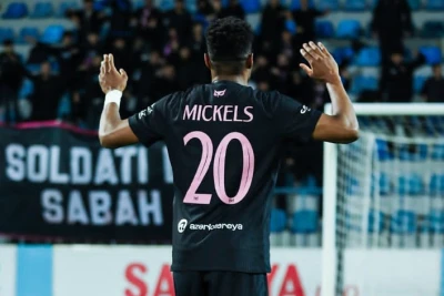 Coy-Lens Mikels: "Qardaşlarımla milli komandada debüt etdiyim üçün xoşbəxtəm"