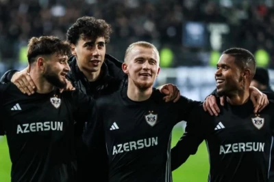 Aleksey İsayev Bakı həyatı, tıxaclar və yerli adətlərə hörmətindən danışıb