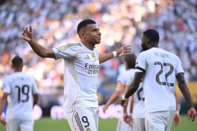 "Real Madrid" "Borussiya" üzərində qələbə ilə Klublararası Dünya Çempionatının yarımfinalına adlayıb