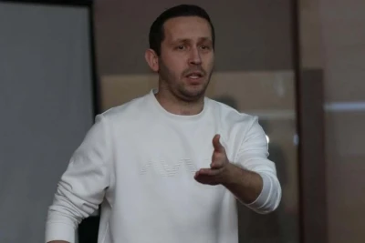 "Qarabağ" Akademiyasında futbolçular üçün "Hakimlik məsələləri və oyun qaydaları" seminarı keçirildi