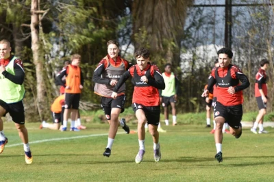 Azərbaycanlı futbolçu Zeyd Nəsirulla Almaniyada "Berliner"ə keçib