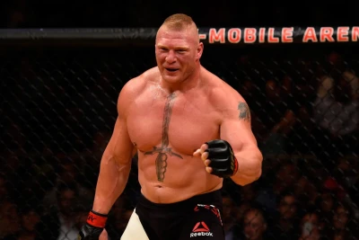 Brok Lesnar xəncər döyməsinin sərxoş xatirəsini bölüşdü