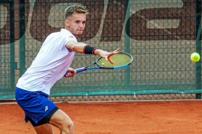 Mats Rozenkrants setlərarası fasilədə duş qəbul etdiyi üçün diskvalifikasiya olundu