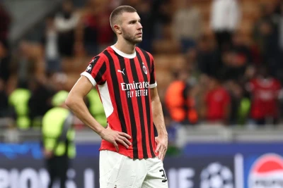 "Çelsi" Strahinya Pavloviçi transfer etmək üçün "Milan"la danışıqlara başlayıb