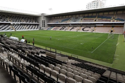 Portuqaliyada stadionun işıqları söndürülüb - borca görə