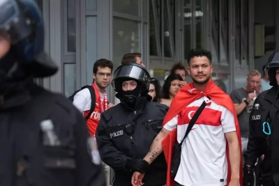 Türkiyə çempionunun azarkeşləri Berlində 33 polis əməkdaşını yaralayıb
