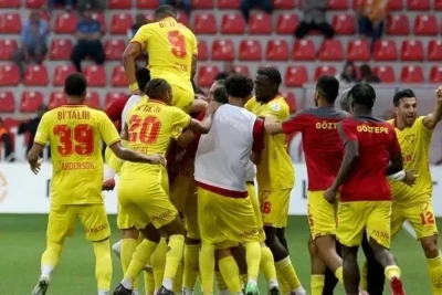 "Göztəpə" "Beşiktaş"ı böyük hesabla məğlub etdi və Superliqada ikinci yerə yüksəldi