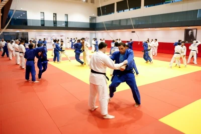 Yeniyetmə və gənc paracüdoçular olimpiyaçılarla birgə məşqlərə başladı