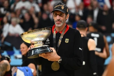 Basketbol üzrə Almaniya millisinin baş məşqçisi Aleks Mumbru xəstəxanaya yerləşdirilib