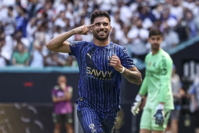 "Real Madrid" iki yarımmüdafiəçini transfer etmək istəyir: Pas və Neveş