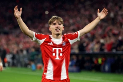 Karl Lenart "Bavariya"nın tarixində Çempionlar Liqasında və Avrokuboklarda ən gənc qol vuran oyunçu olub