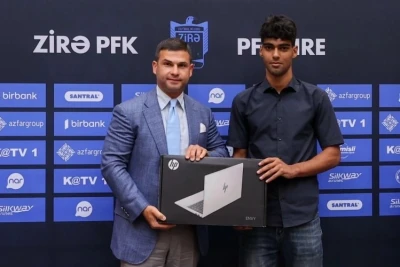 Orxan Məmmədov "Zirə"nin yüksək bal toplayan futbolçusu ilə görüşdü