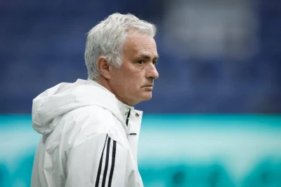 Mourinyo "Real" ilə oyunu qırmızı vərəqə səbəbindən avtobusdan izləməli olub