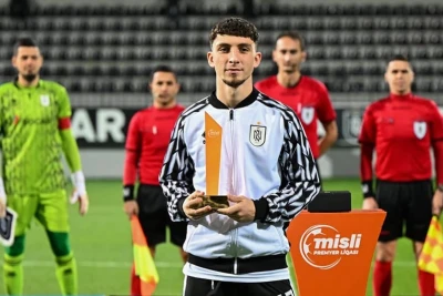 "Neftçi"nin futbolçusu mükafatlandırılıb