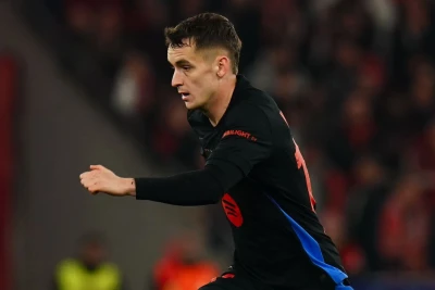 Səudiyyə Ərəbistanı Fondu "Barselona"nın yarımmüdafiəçisi Mark Kasado üçün 40 milyon avro təklif edə bilər