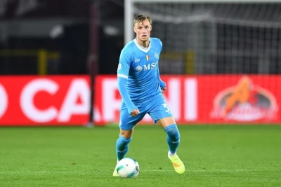 "Liverpul" Bukema transferi üçün "Napoli"yə 28 milyon avro təklif edib