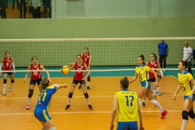 Qadın voleybolçular arasında Azərbaycan Yüksək Liqasının 15-ci turuna start verildi