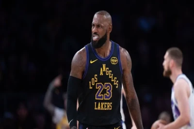 Lebron Ceyms NBA tarixində 23 mövsüm oynayan ilk oyunçu oldu