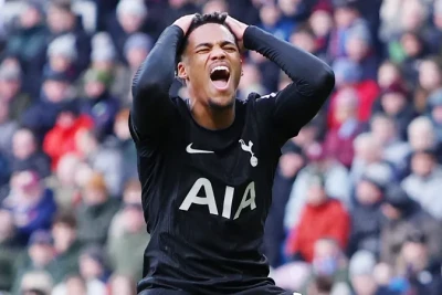 "Tottenhem" futbolçuları "Ayntraxt"la oyun öncəsi kiçik qəza keçiriblər