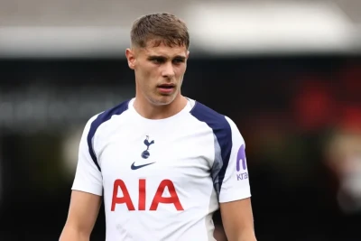 "Real" "Tottenhem"in futbolçusu Mikki van de Vini transfer etmək istəyir