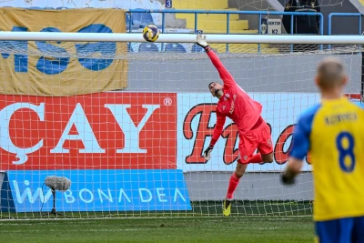 "Qarabağ" doğma meydanda 14 ildən sonra darmadağın oldu
