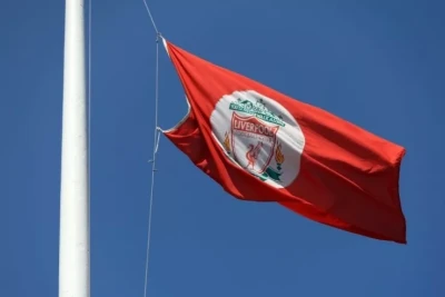 Arne Slot "Liverpul"un baş məşqçisi olaraq qalır