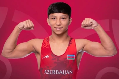 Ибрагим Гасанов стал чемпионом Европы по борьбе среди юношей до 17 лет