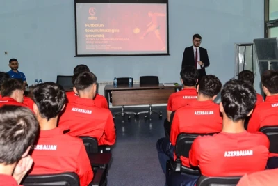 Azərbaycan U-17 millisinə danışılmış oyunlara qarşı maarifləndirici sessiya keçirilib