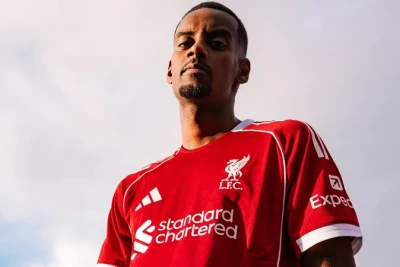 "Liverpul"un rekord transferi İsak zədə səbəbindən uzun müddət meydandan kənarda qala bilər