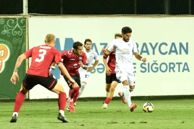 Ayxan Hüseynov "Turan Tovuz"da 100-cü Oyununu Keçirən İlk Futbolçu Oldu