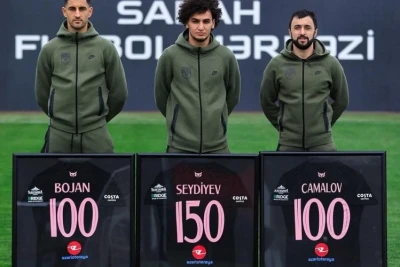 "Sabah"ın 3 futbolçusuna xatirə forması verildi