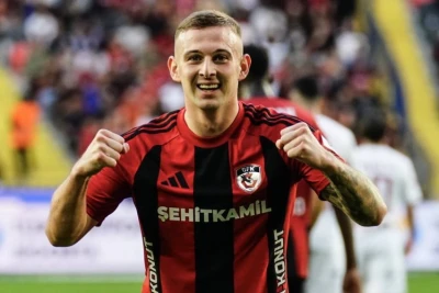 "Beşiktaş" "Qaziantep"in yarımmüdafiəçisi Kaçper Kozlovskini transfer etmək istəyir